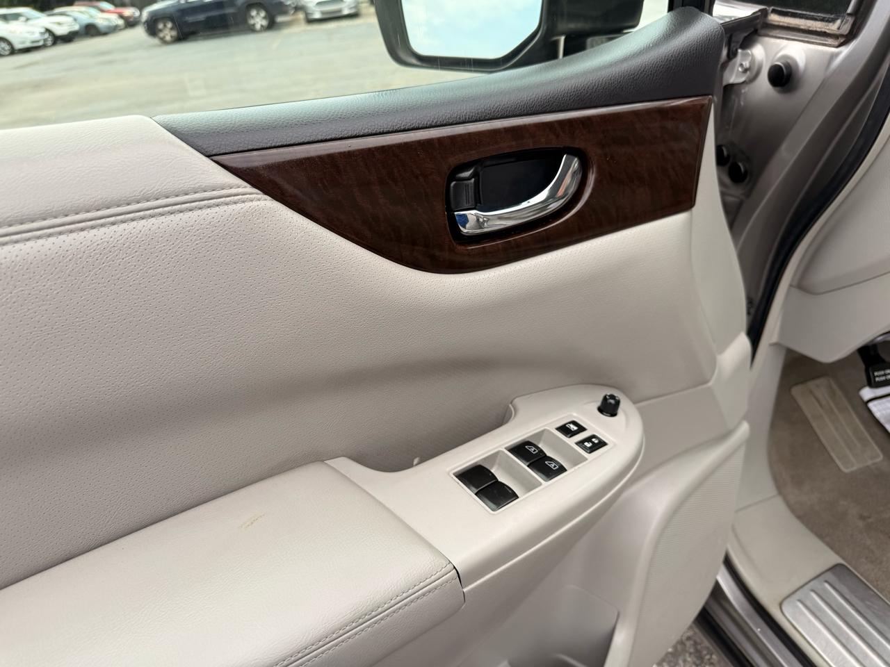 Nissan Quest 4dr SL 2012