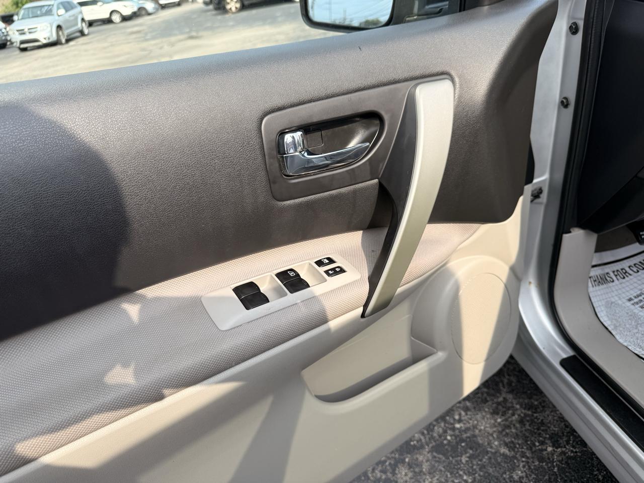 Nissan Rogue AWD 4dr SV 2011