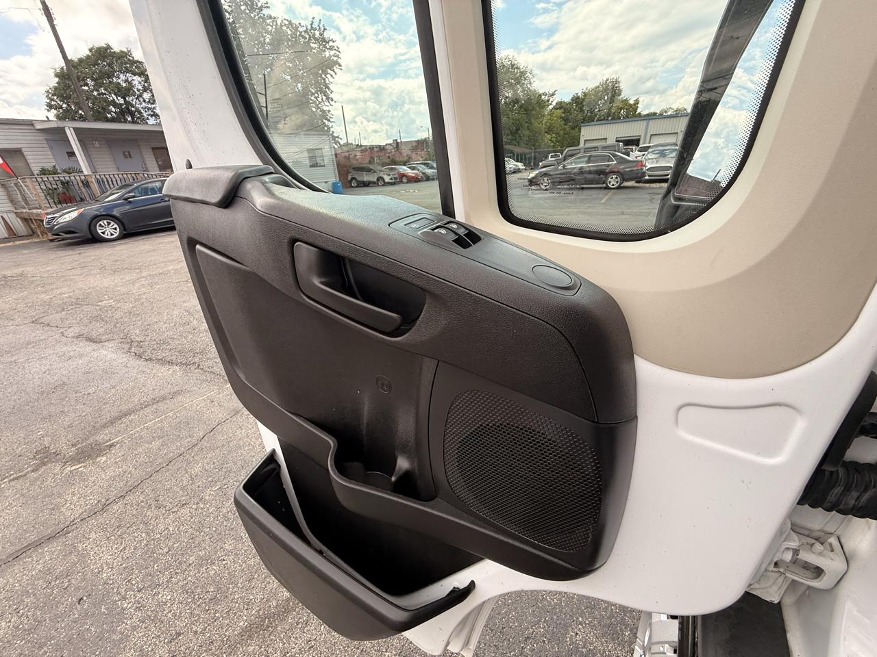 RAM ProMaster Cargo Van 1500 Low Roof 136" WB 2017