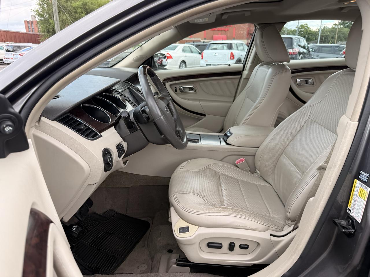 Ford Taurus 4dr Sdn Limited FWD 2011