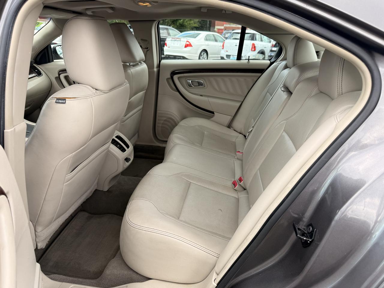 Ford Taurus 4dr Sdn Limited FWD 2011
