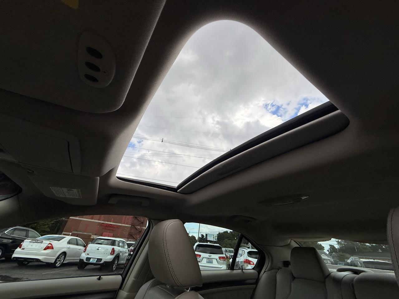 Ford Taurus 4dr Sdn Limited FWD 2011
