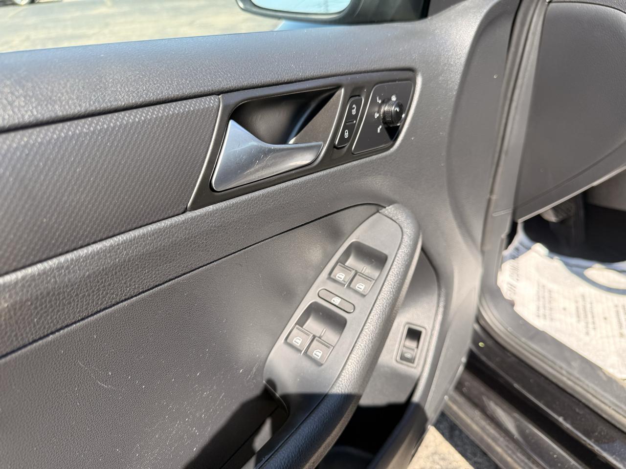 Volkswagen Jetta Sedan 4dr Auto 1.4T S 2016