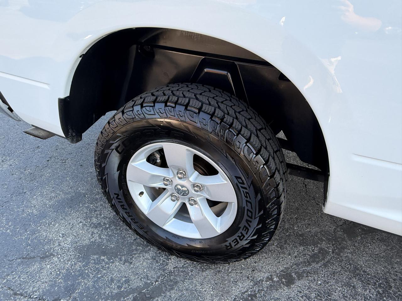 RAM 1500 Classic SLT Crew Cab SWB 4WD 2021