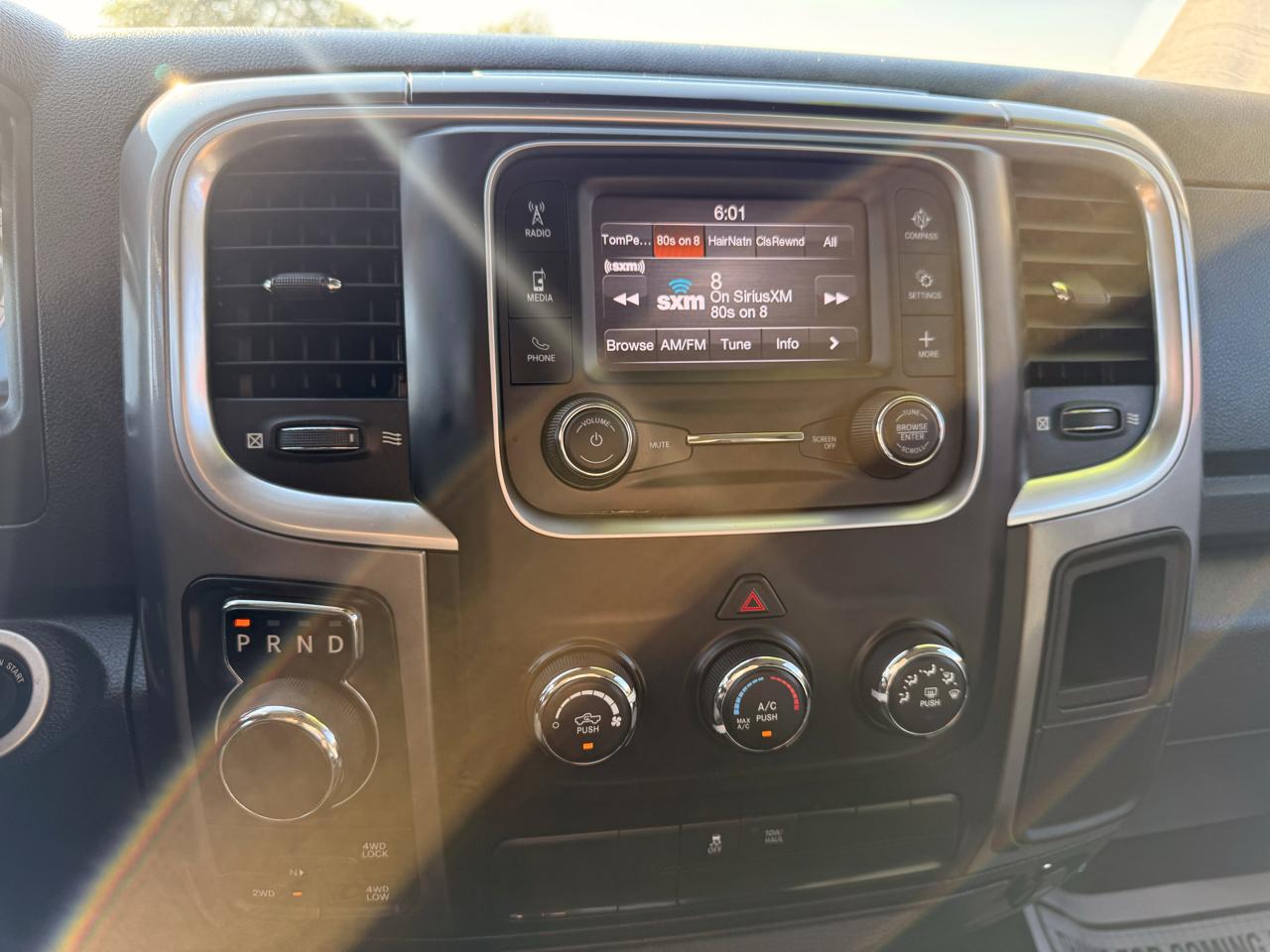 RAM 1500 Classic SLT Crew Cab SWB 4WD 2021