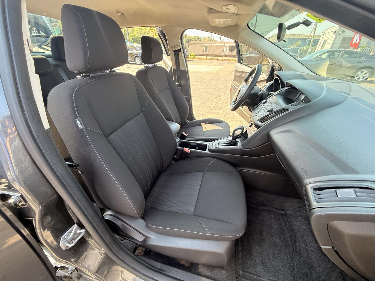 Ford Focus SE Sedan 2018