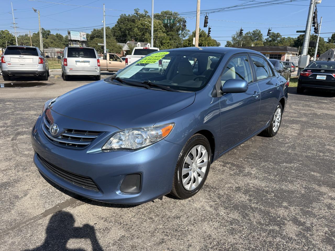 Toyota Corolla 4dr Sdn Auto LE Special Edition (Natl) 2013