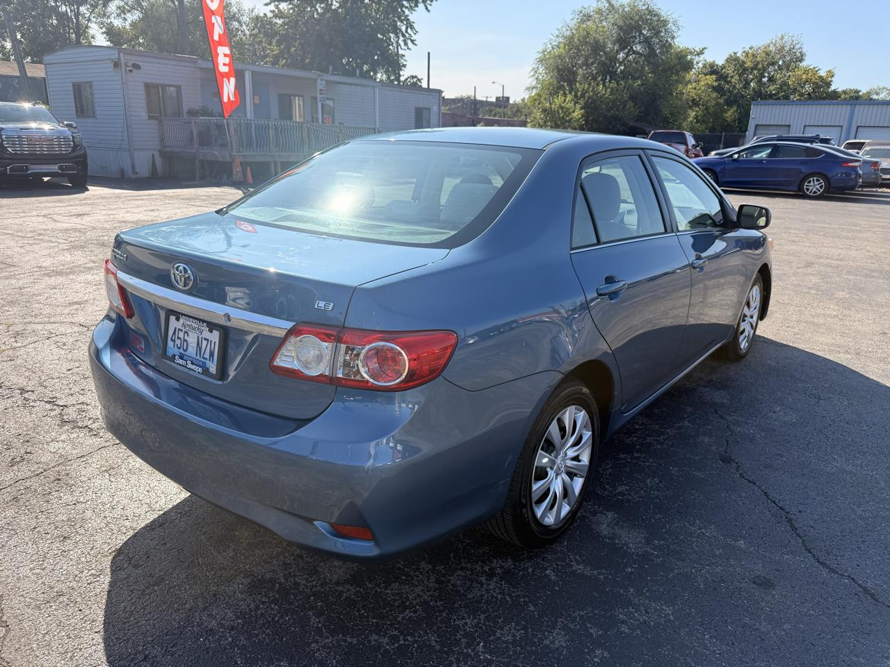 Toyota Corolla 4dr Sdn Auto LE Special Edition (Natl) 2013
