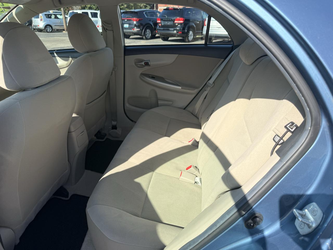 Toyota Corolla 4dr Sdn Auto LE Special Edition (Natl) 2013