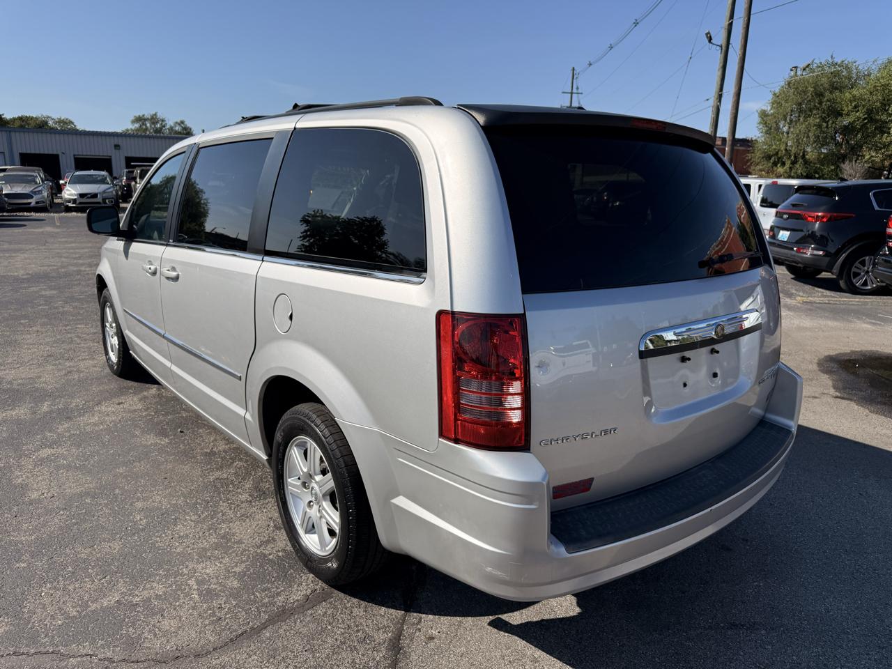 Chrysler Town & Country 4dr Wgn Touring 2010