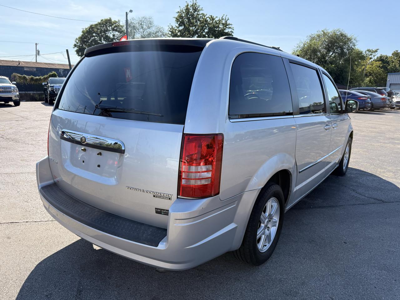 Chrysler Town & Country 4dr Wgn Touring 2010