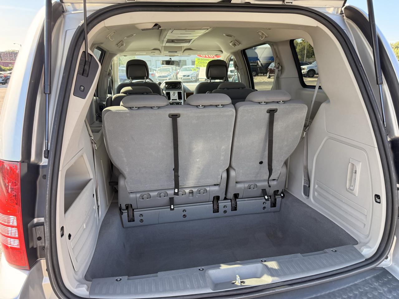 Chrysler Town & Country 4dr Wgn Touring 2010