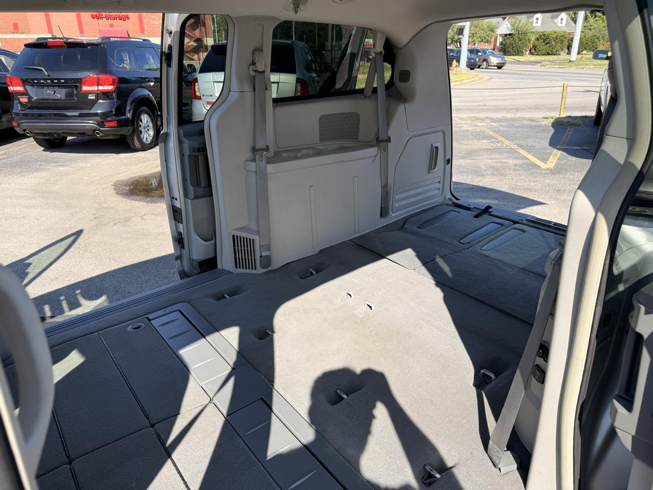 Chrysler Town & Country 4dr Wgn Touring 2010