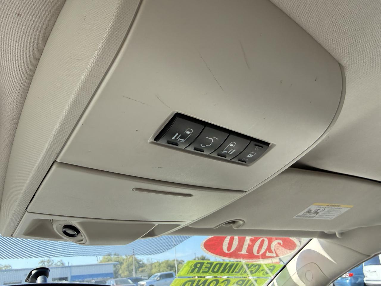 Chrysler Town & Country 4dr Wgn Touring 2010
