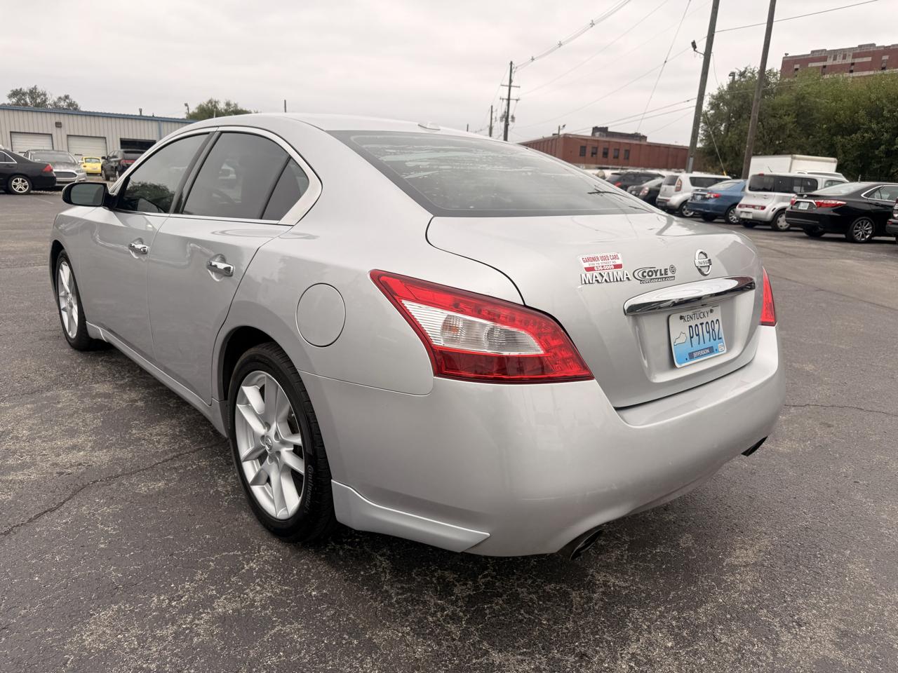 Nissan Maxima 4dr Sdn V6 CVT 3.5 SV 2010