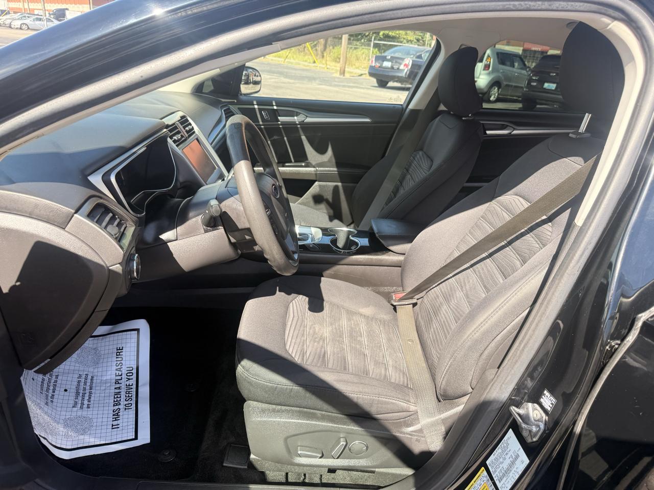 Ford Fusion 4dr Sdn SE FWD 2016