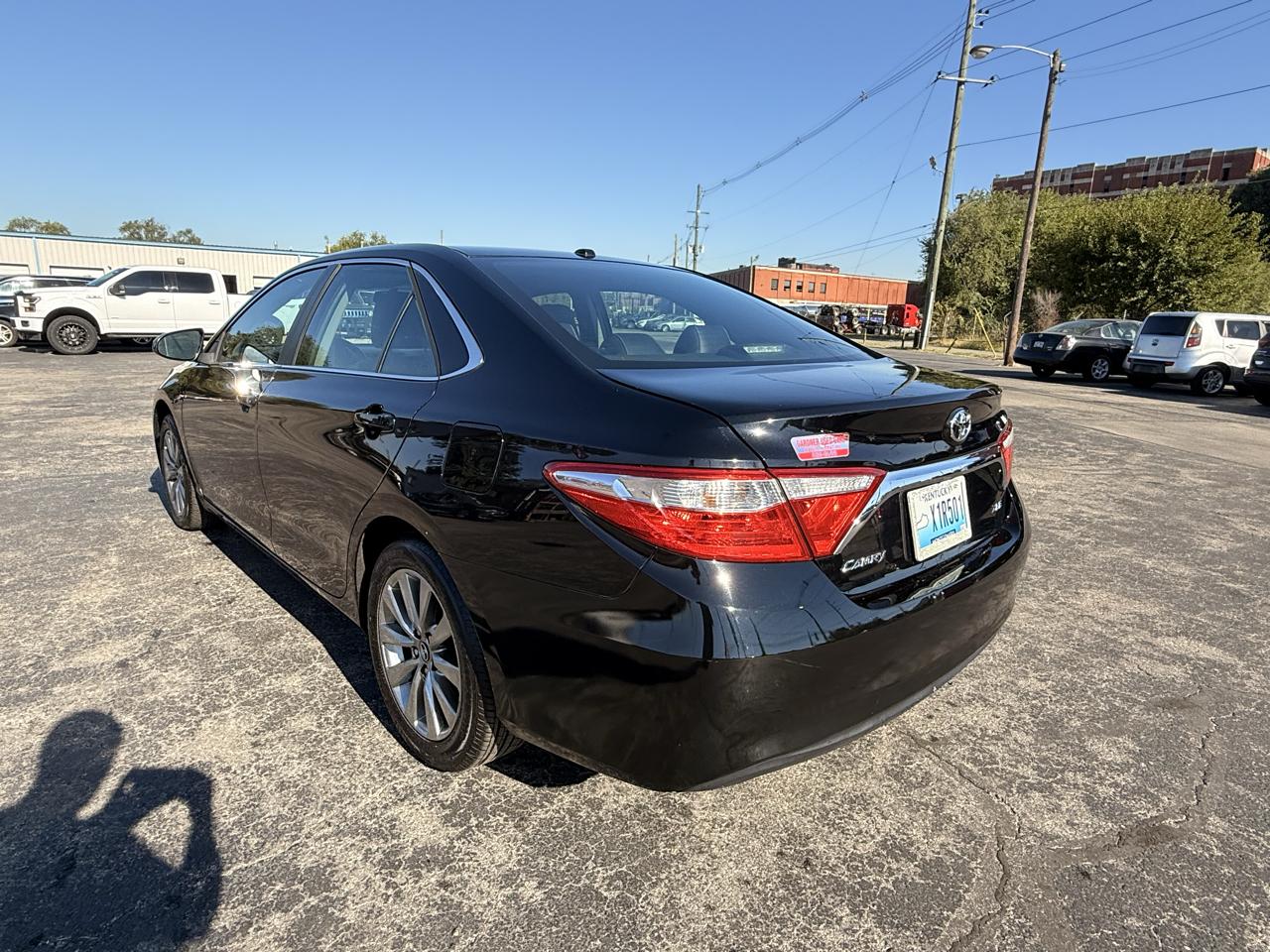 Toyota Camry 4dr Sdn I4 Auto SE w/Special Edition Pkg (Natl) 2016