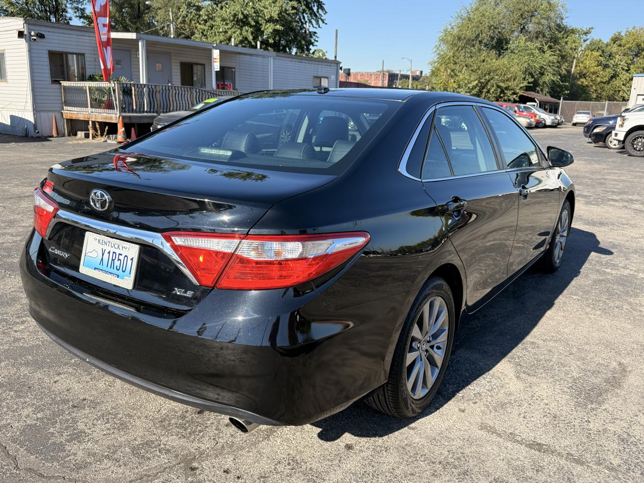 Toyota Camry 4dr Sdn I4 Auto SE w/Special Edition Pkg (Natl) 2016