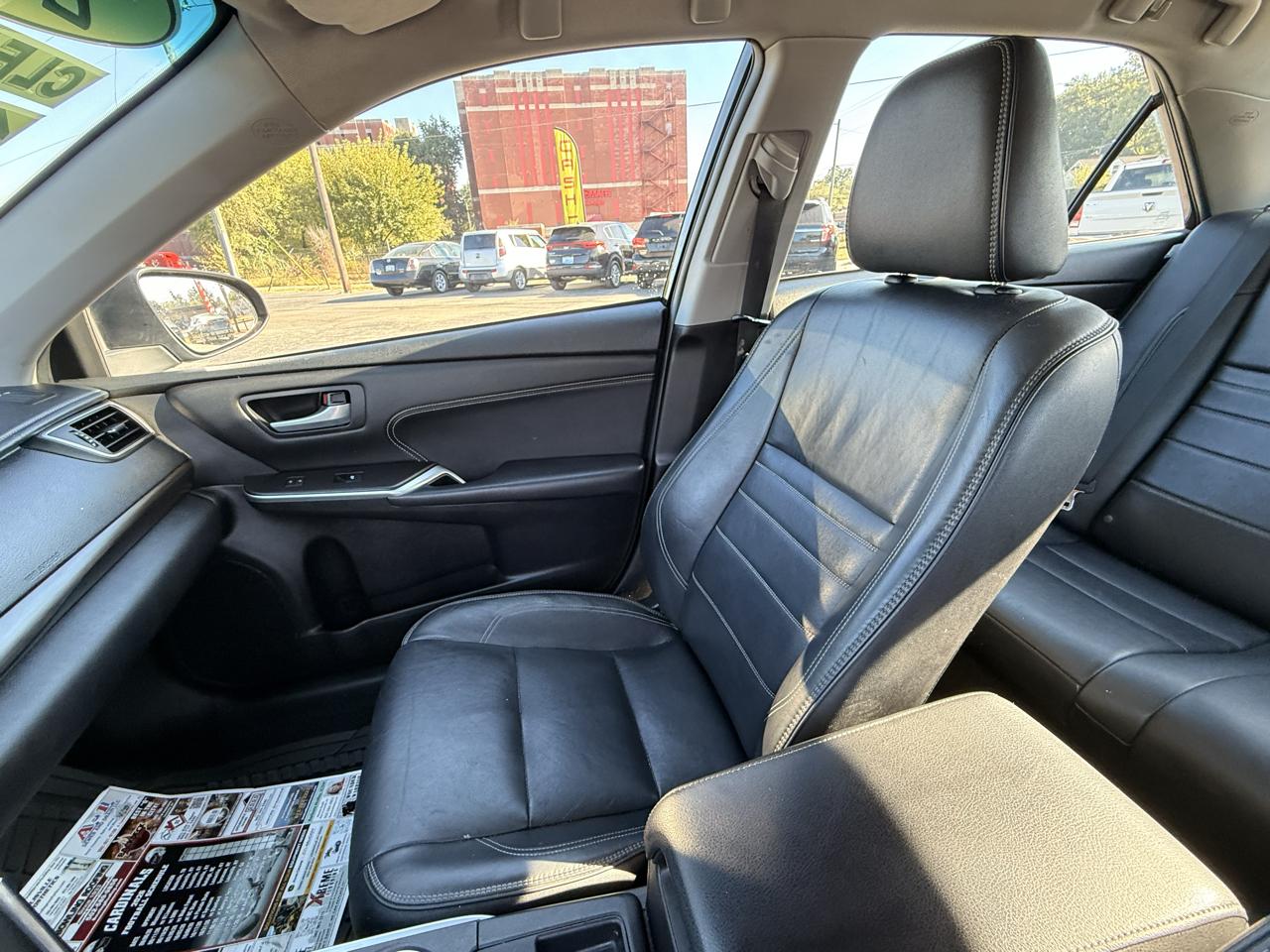 Toyota Camry 4dr Sdn I4 Auto SE w/Special Edition Pkg (Natl) 2016