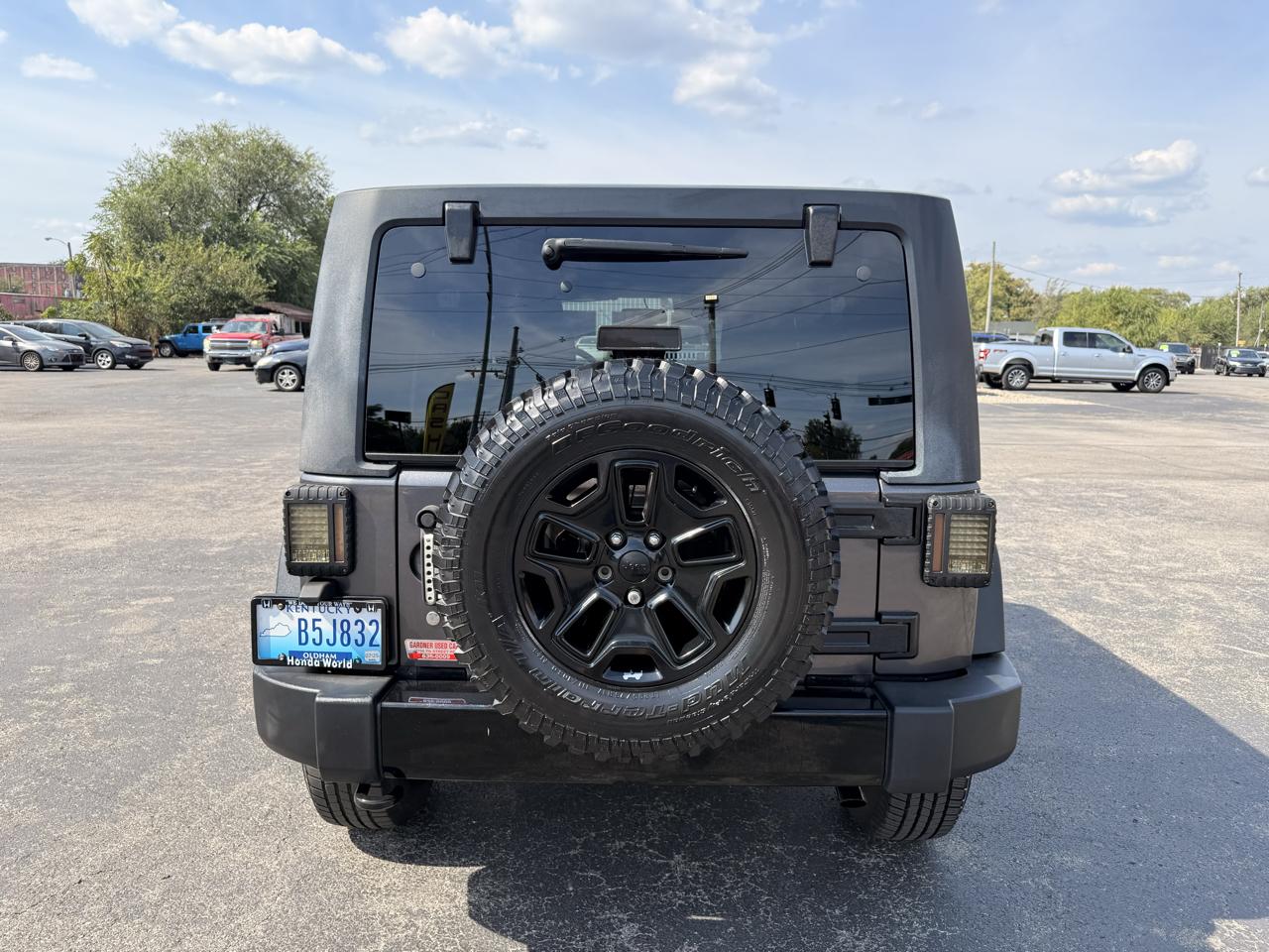 Jeep Wrangler Unlimited 4WD 4dr Willys Wheeler 2016