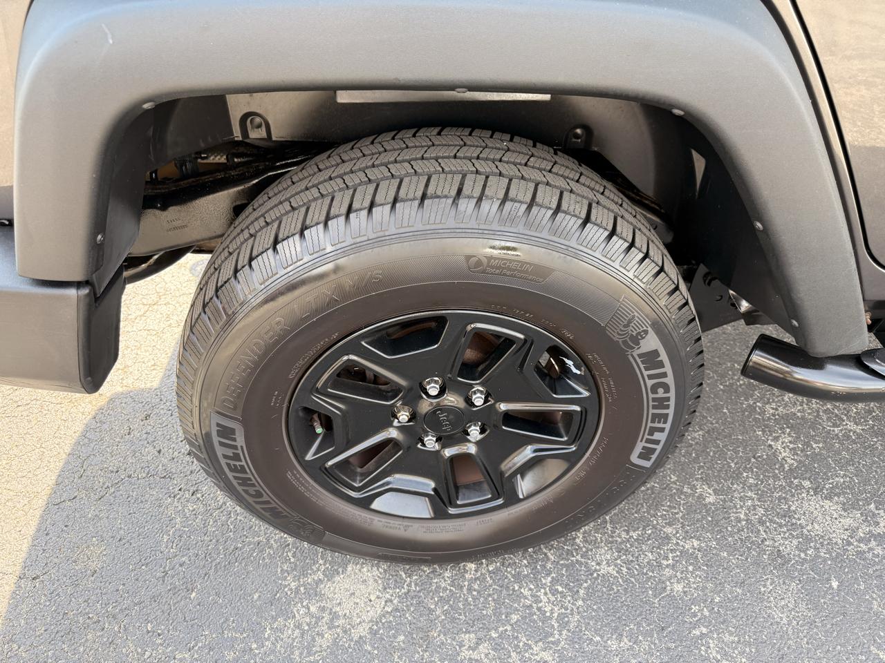 Jeep Wrangler Unlimited 4WD 4dr Willys Wheeler 2016