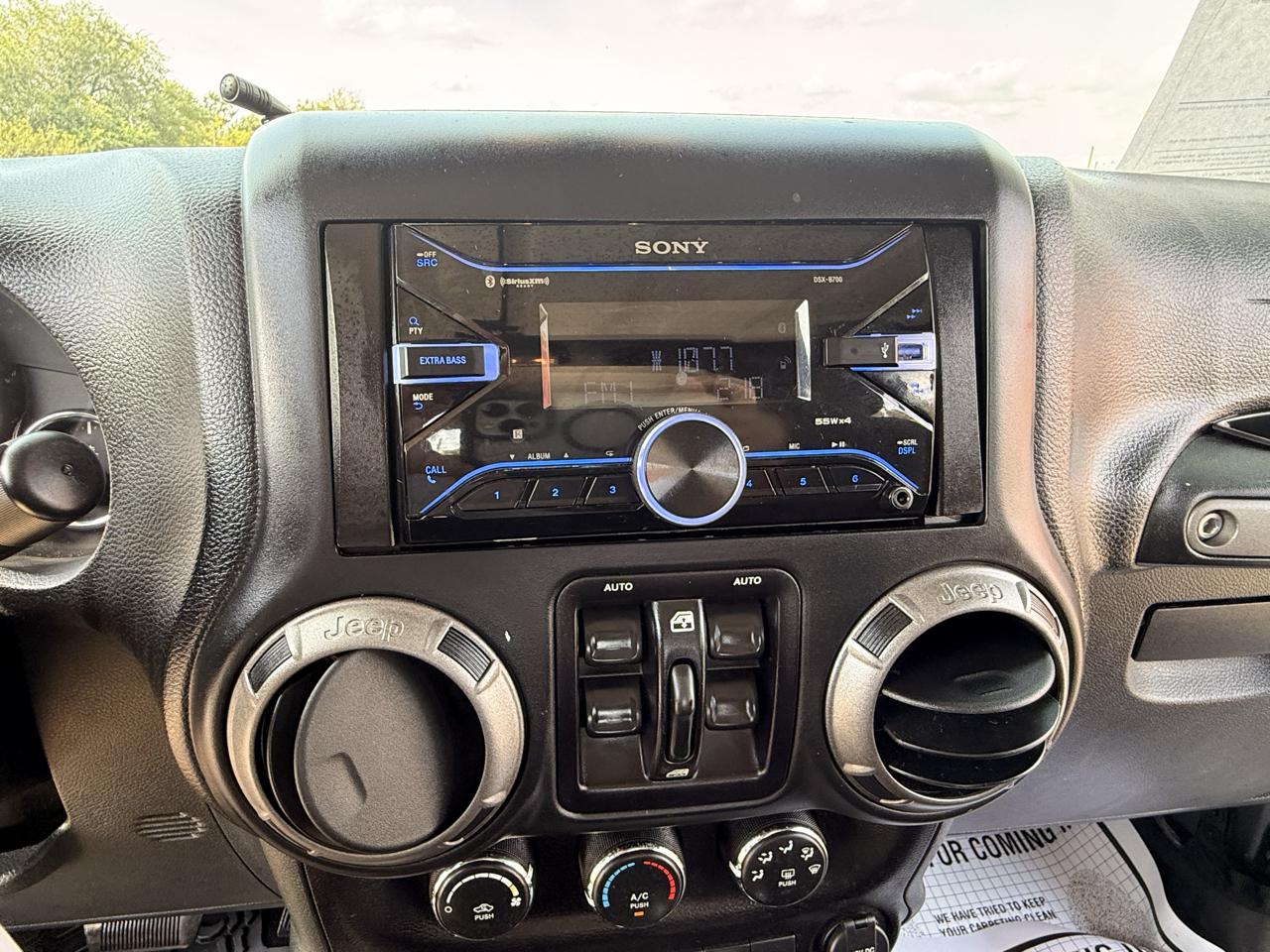 Jeep Wrangler Unlimited 4WD 4dr Willys Wheeler 2016