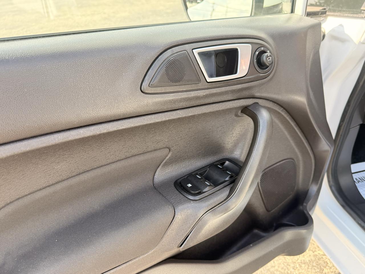 Ford Fiesta 5dr HB SE 2015