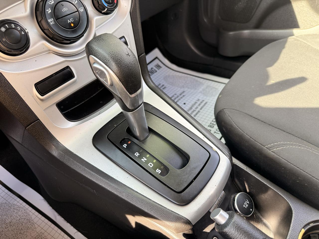 Ford Fiesta 5dr HB SE 2015