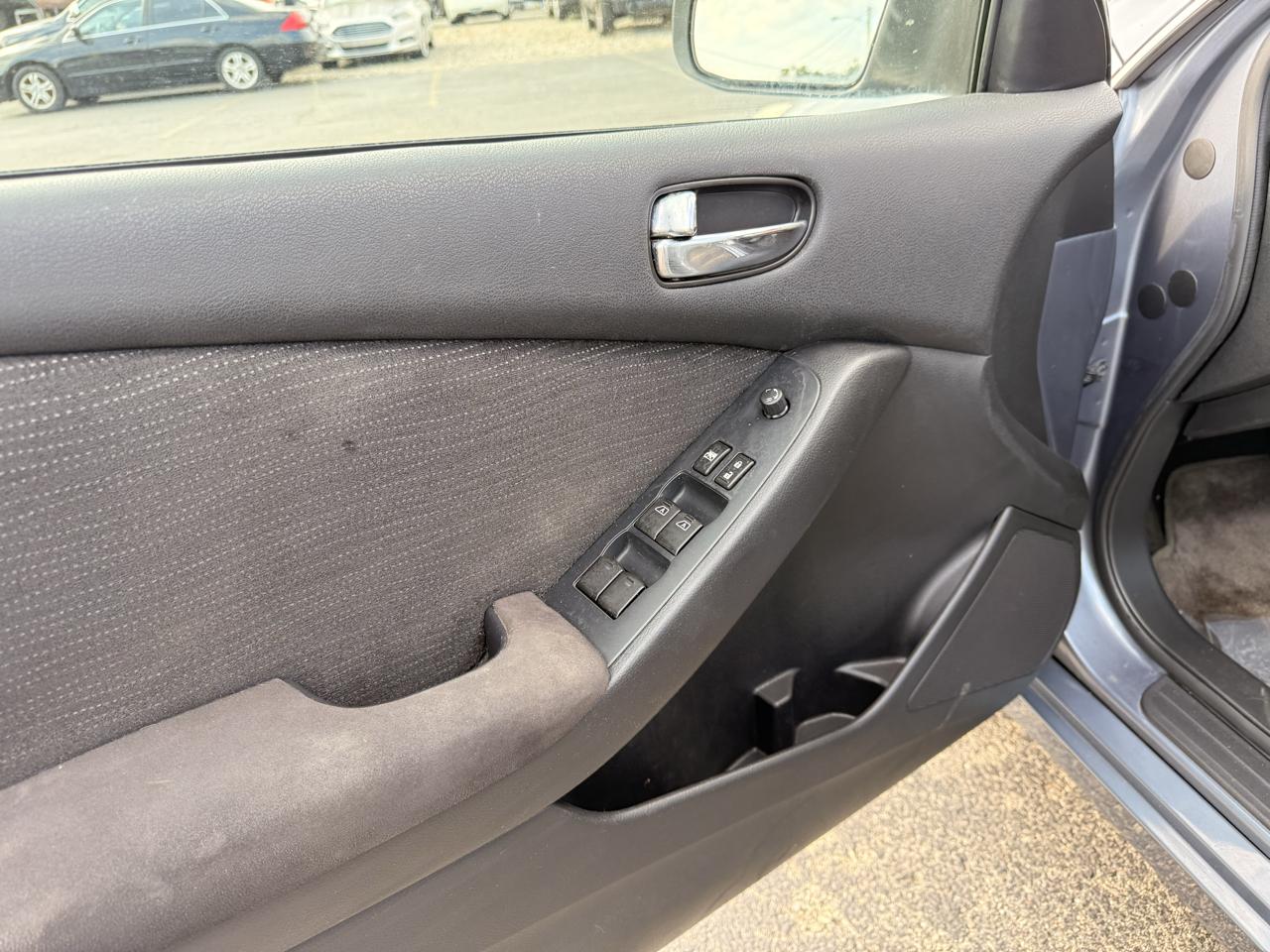 Nissan Altima 4dr Sdn I4 CVT 2.5 S 2012