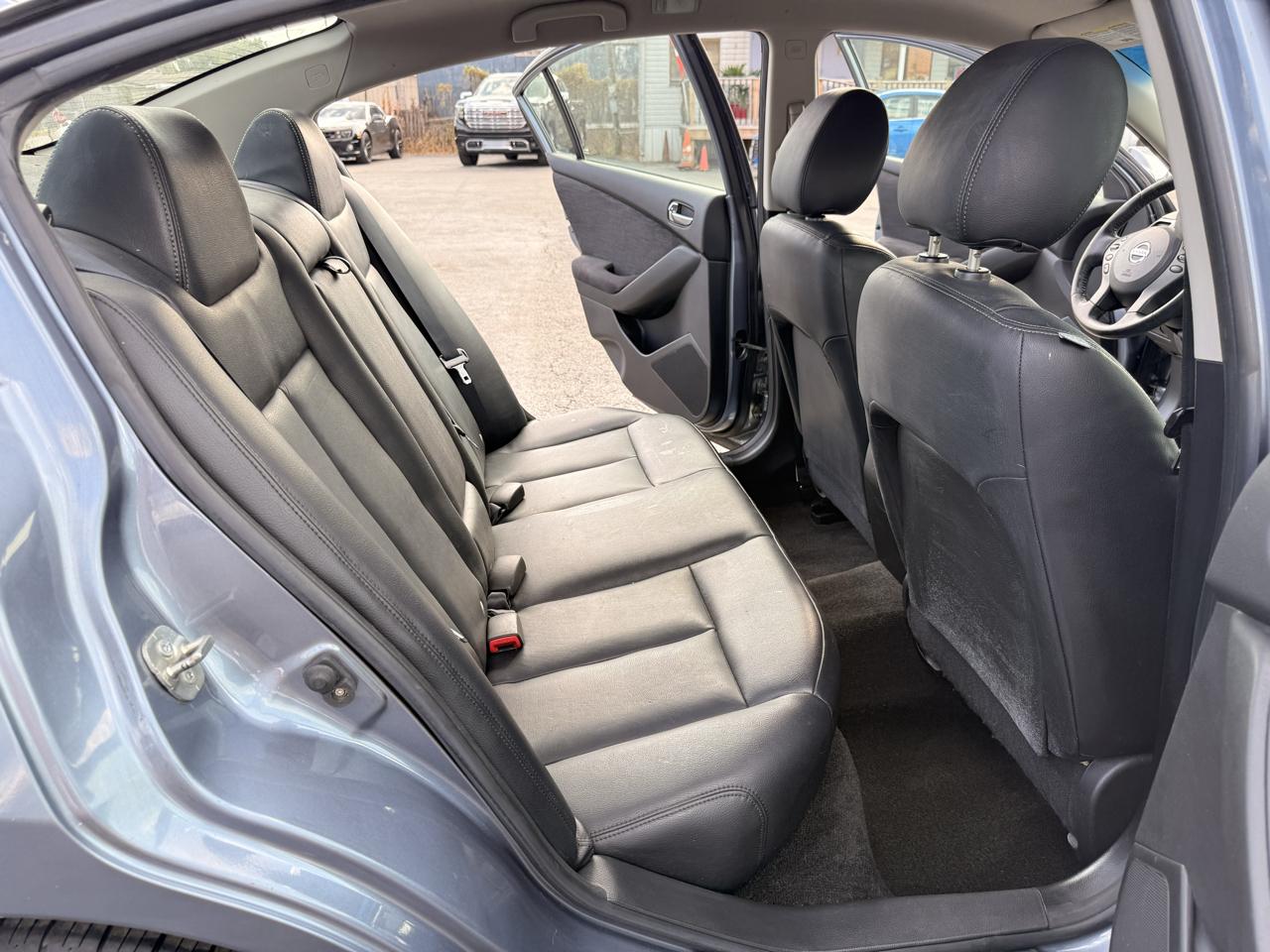 Nissan Altima 4dr Sdn I4 CVT 2.5 S 2012
