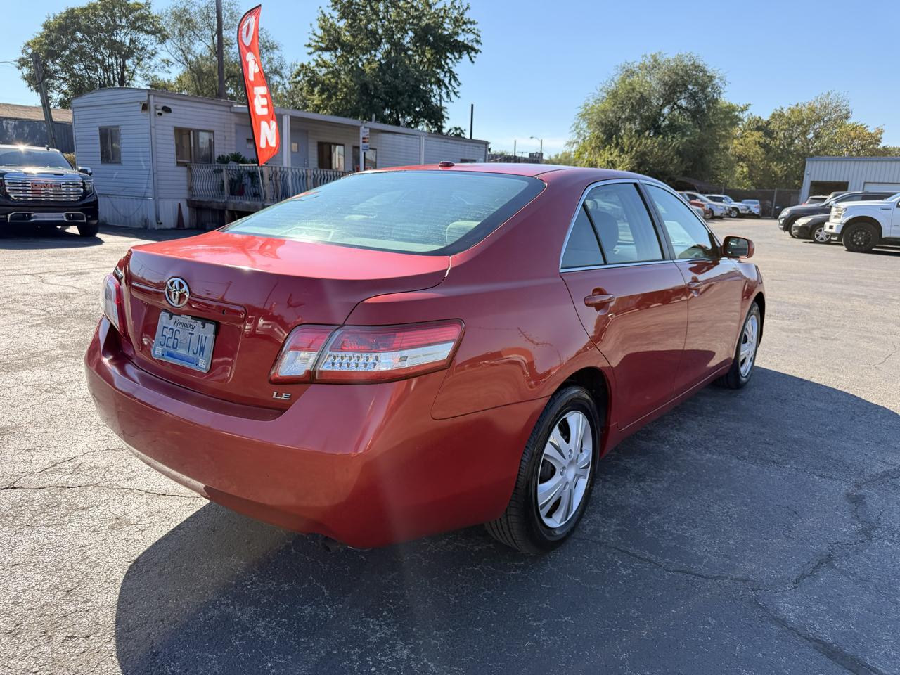 Toyota Camry 4dr Sdn I4 Auto LE (Natl) 2011