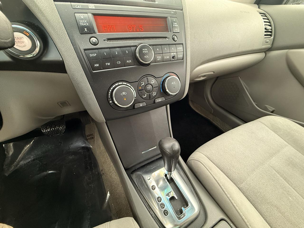 Nissan Altima 4dr Sdn I4 CVT 2.5 2012