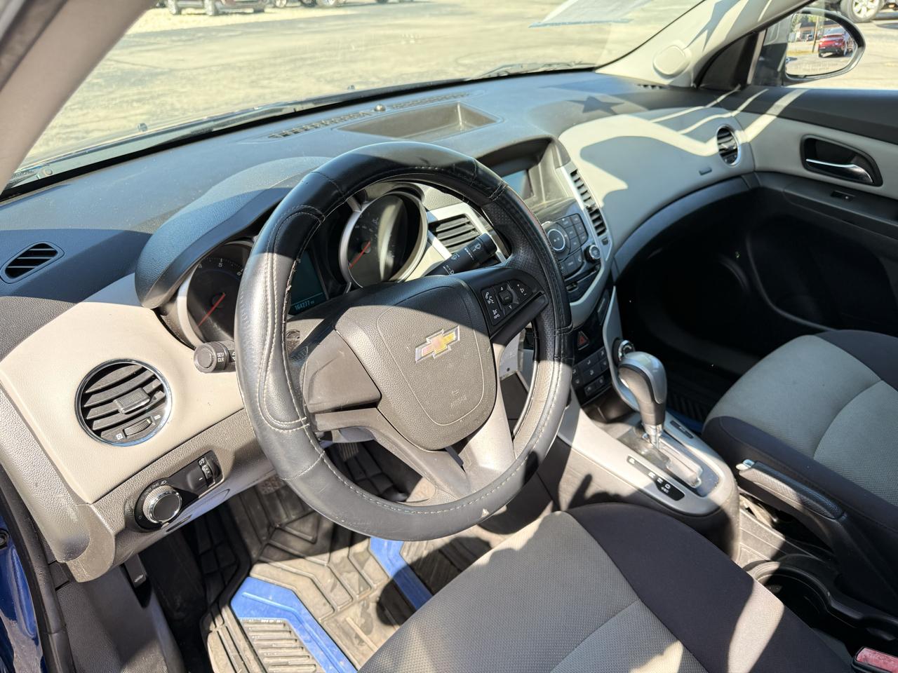 Chevrolet Cruze 4dr Sdn LS 2012