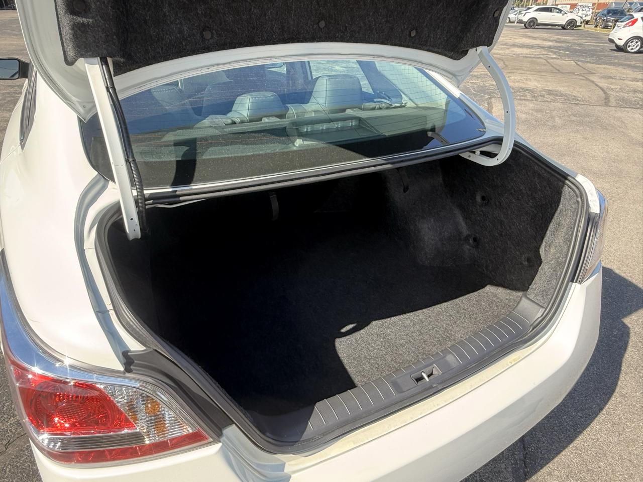 Nissan Altima 4dr Sdn I4 2.5 S 2015