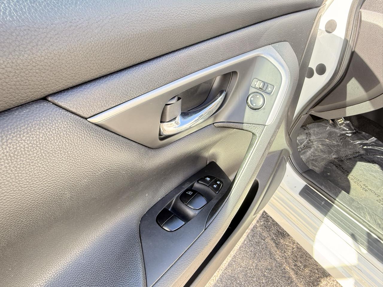 Nissan Altima 4dr Sdn I4 2.5 S 2015