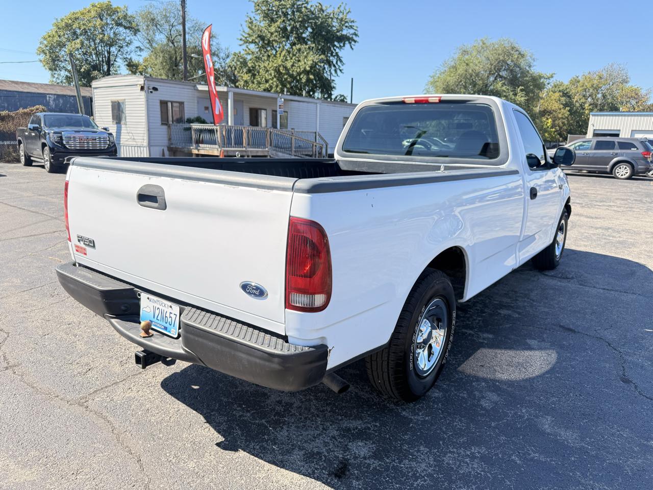 Ford F-150 Reg Cab 120" XLT 2001