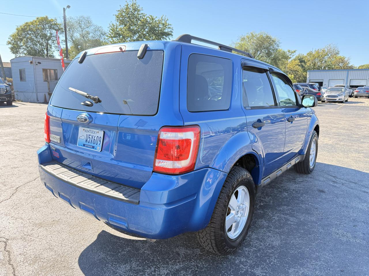Ford Escape FWD 4dr XLT 2011