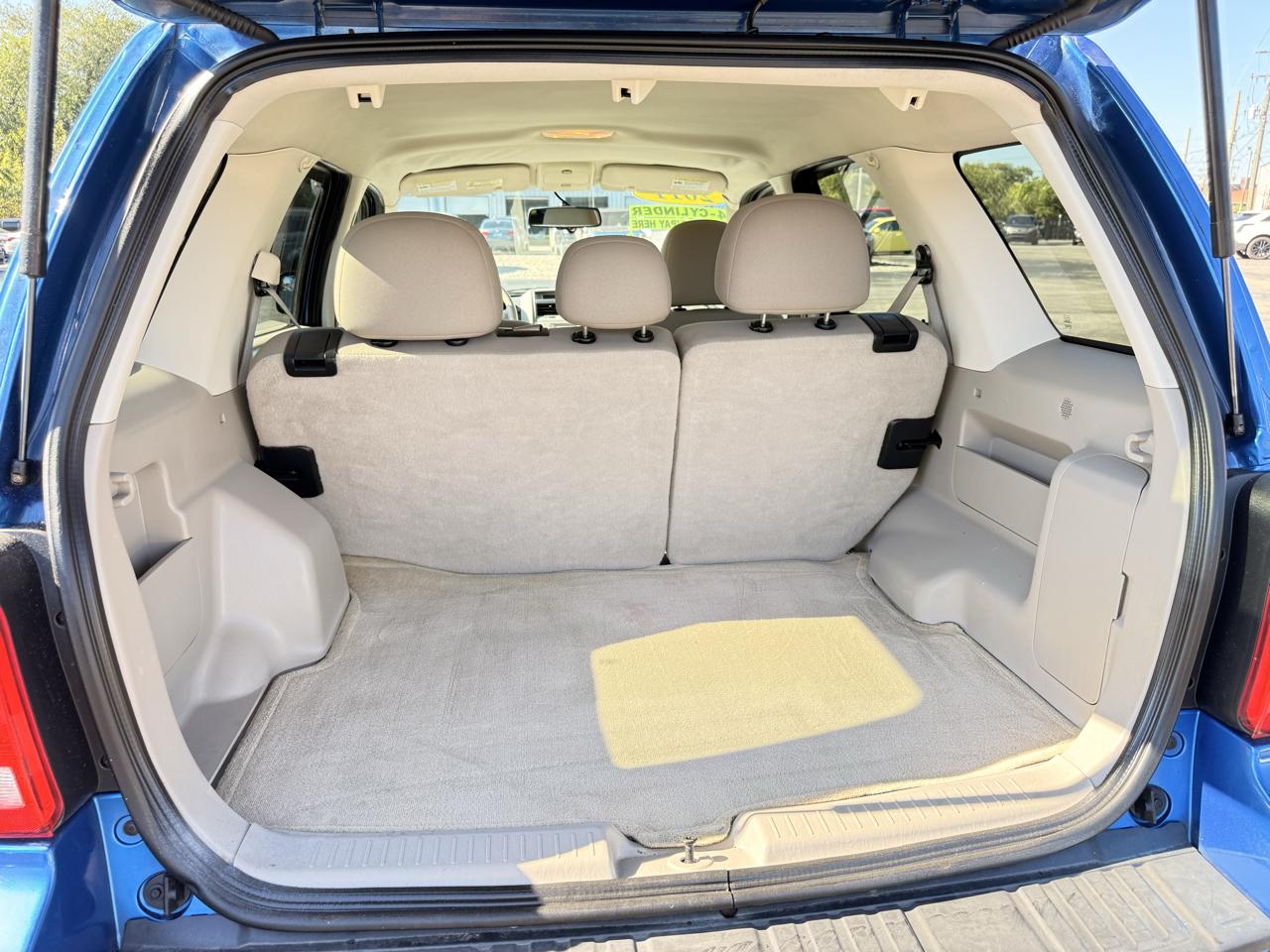 Ford Escape FWD 4dr XLT 2011