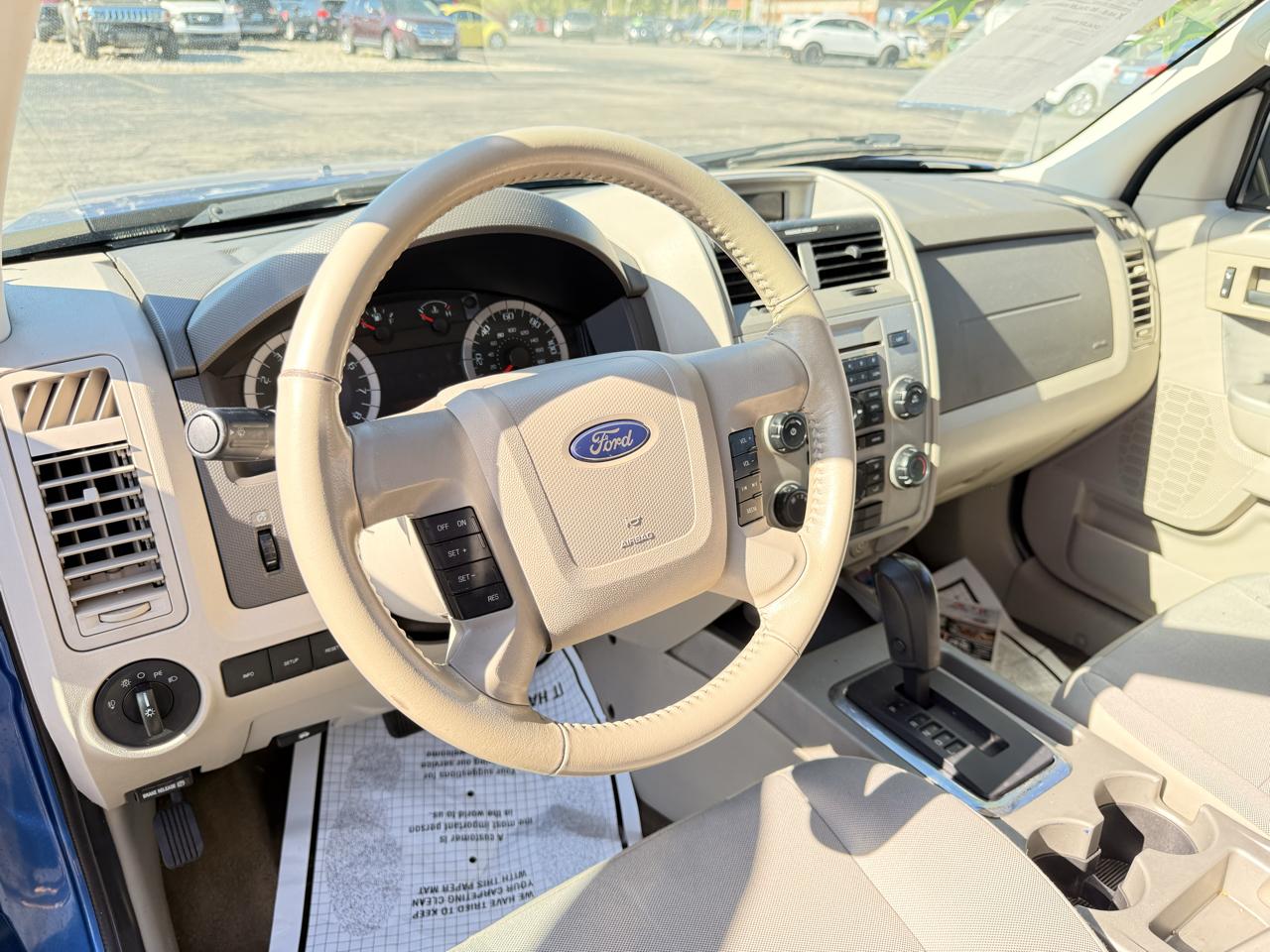 Ford Escape FWD 4dr XLT 2011