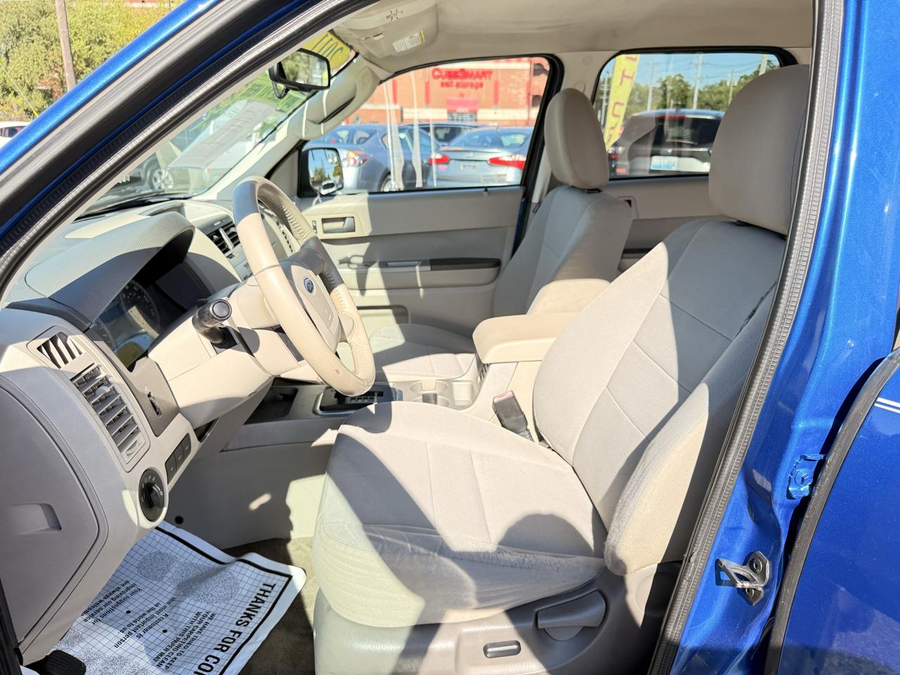 Ford Escape FWD 4dr XLT 2011