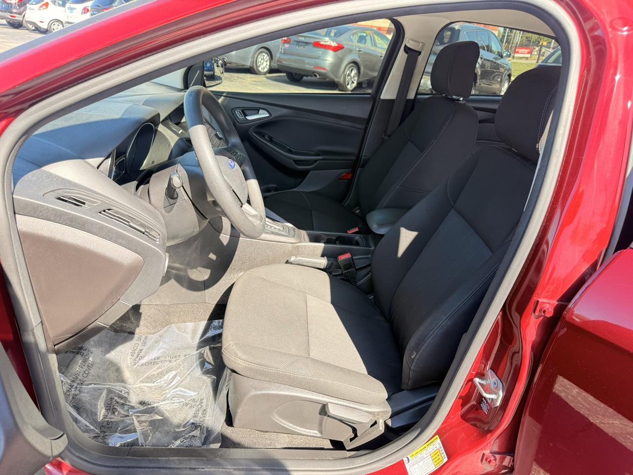 Ford Focus SE Sedan 2017