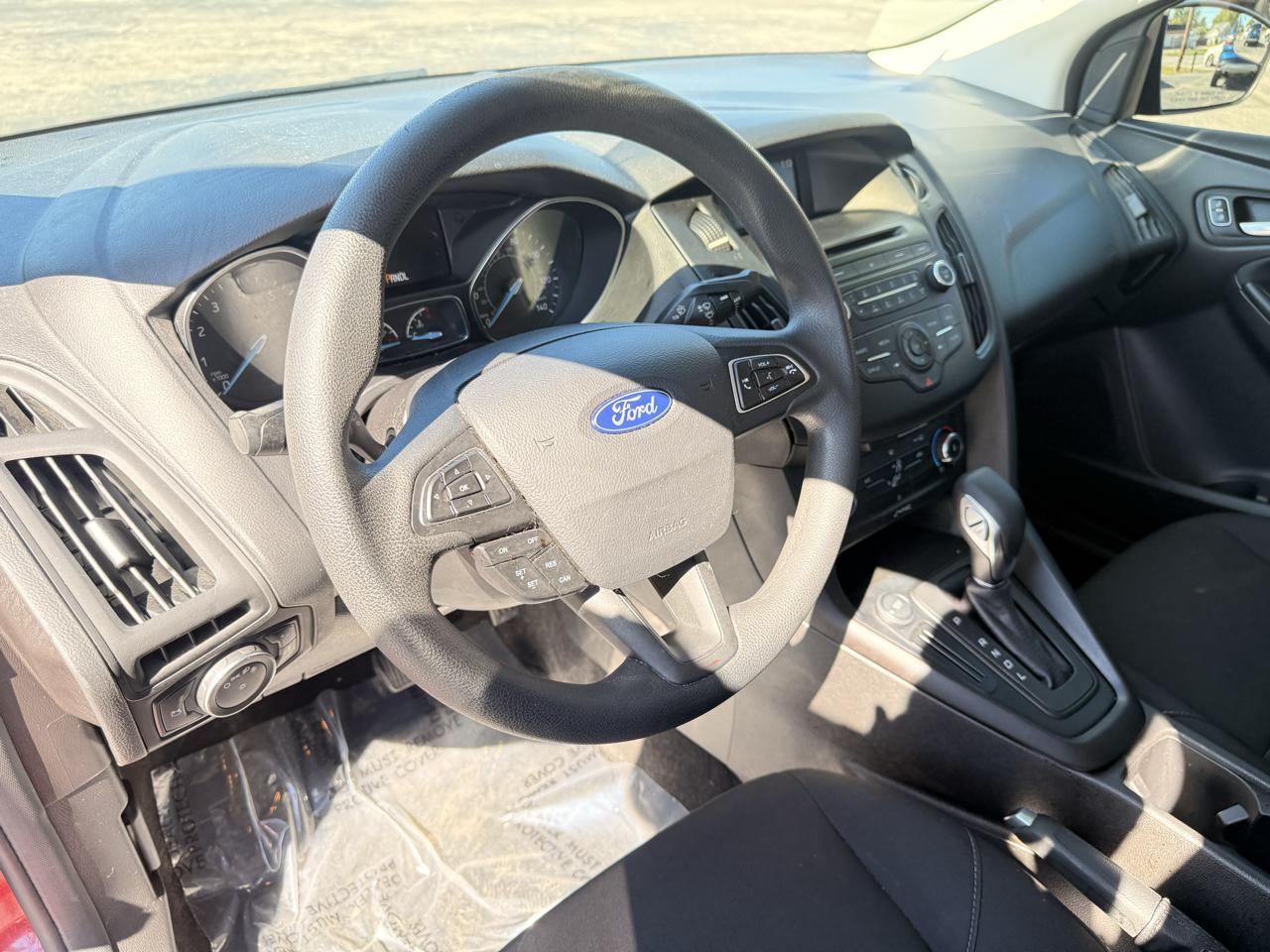 Ford Focus SE Sedan 2017