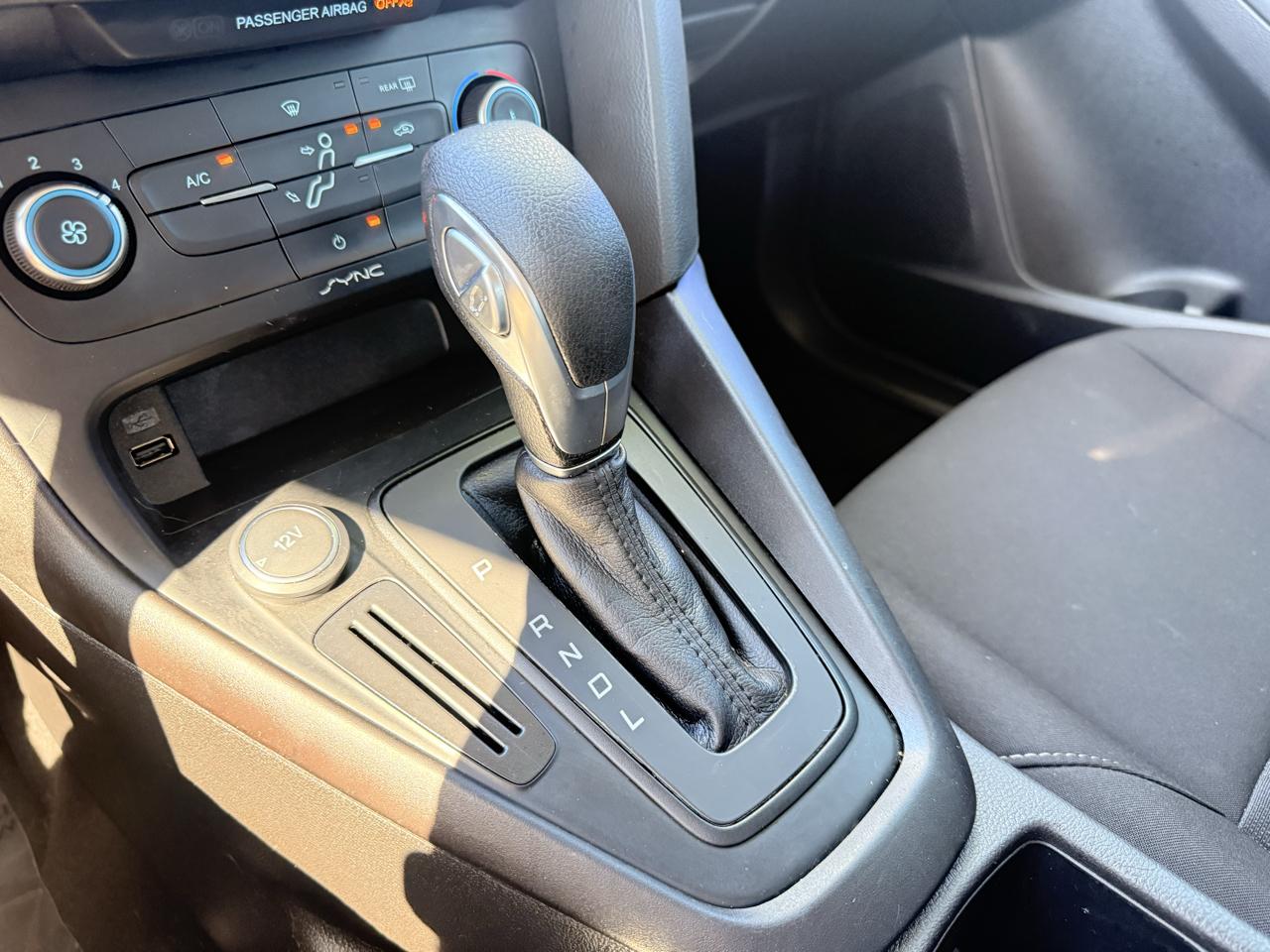 Ford Focus SE Sedan 2017