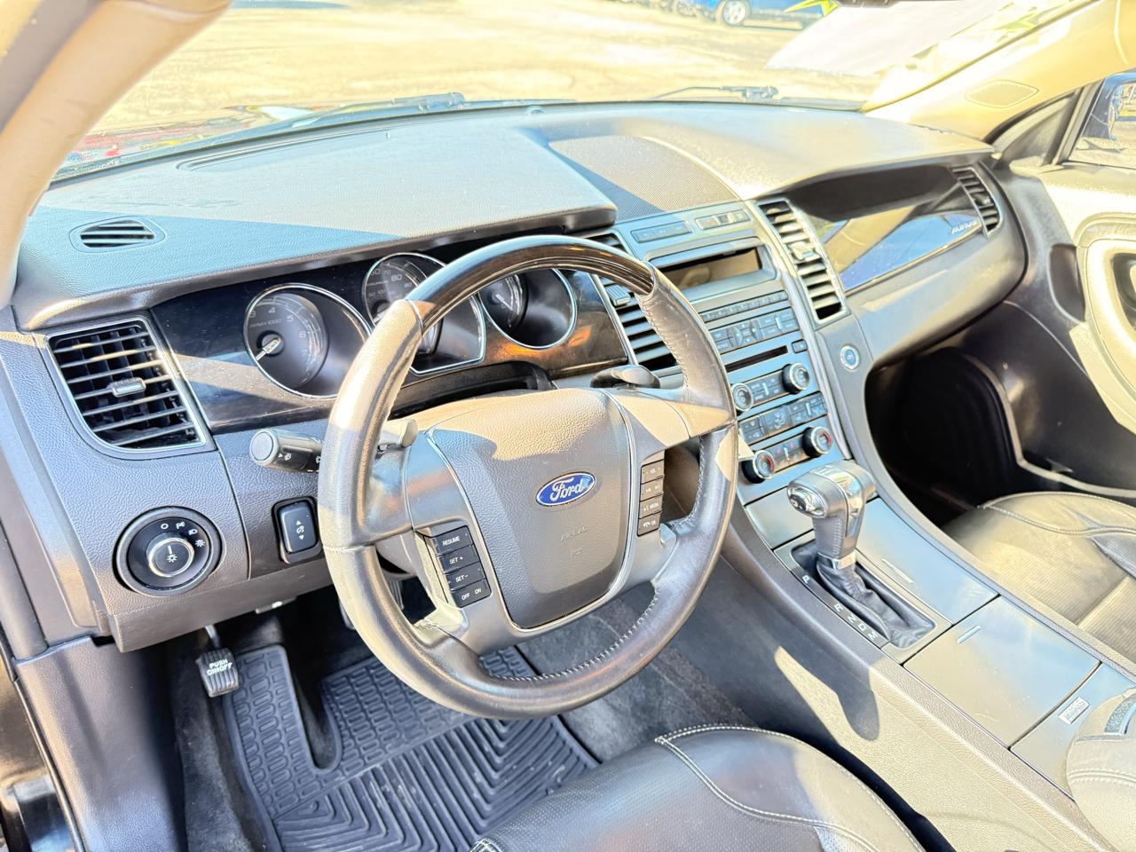 Ford Taurus 4dr Sdn Limited FWD 2011