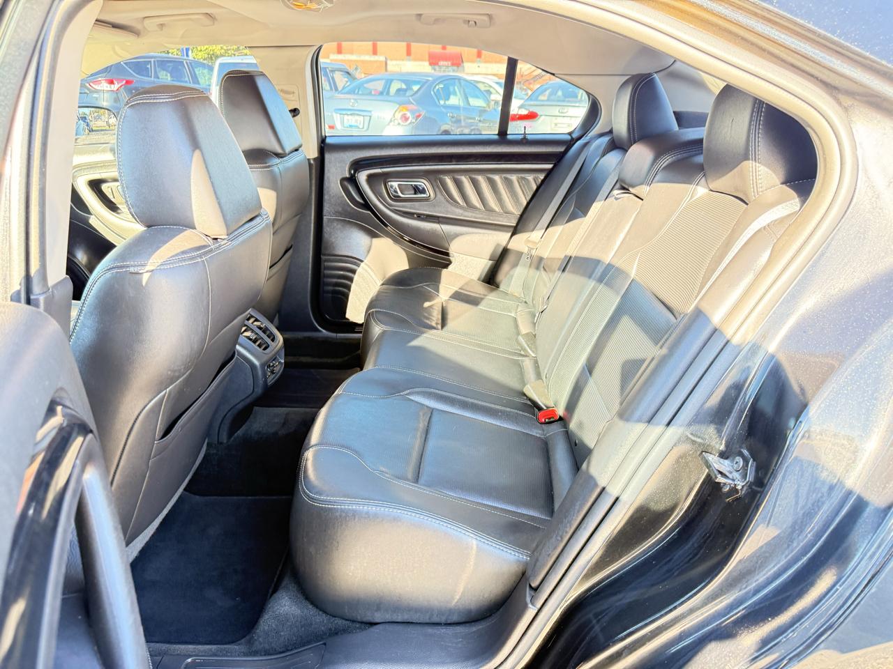 Ford Taurus 4dr Sdn Limited FWD 2011