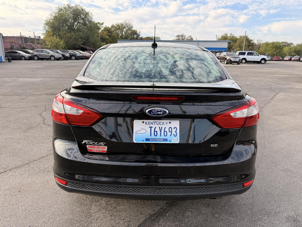 Ford Focus 4dr Sdn SE 2012