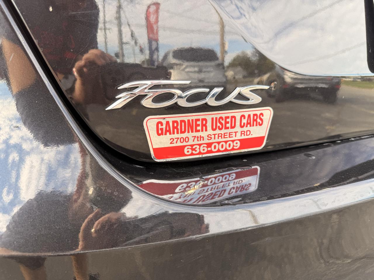 Ford Focus 4dr Sdn SE 2012