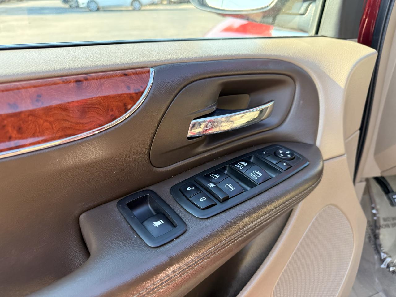 Chrysler Town & Country 4dr Wgn Touring 2013