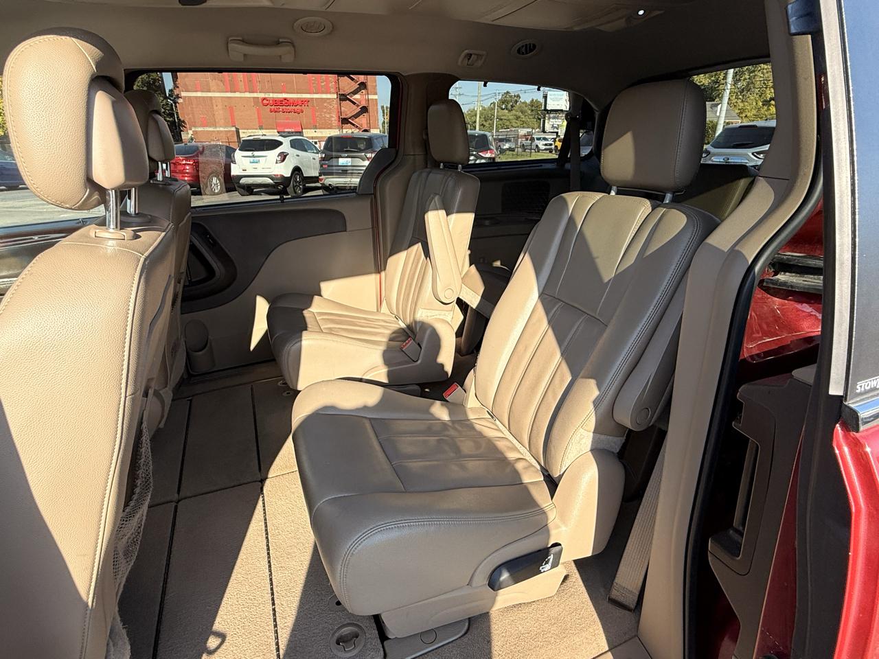 Chrysler Town & Country 4dr Wgn Touring 2013