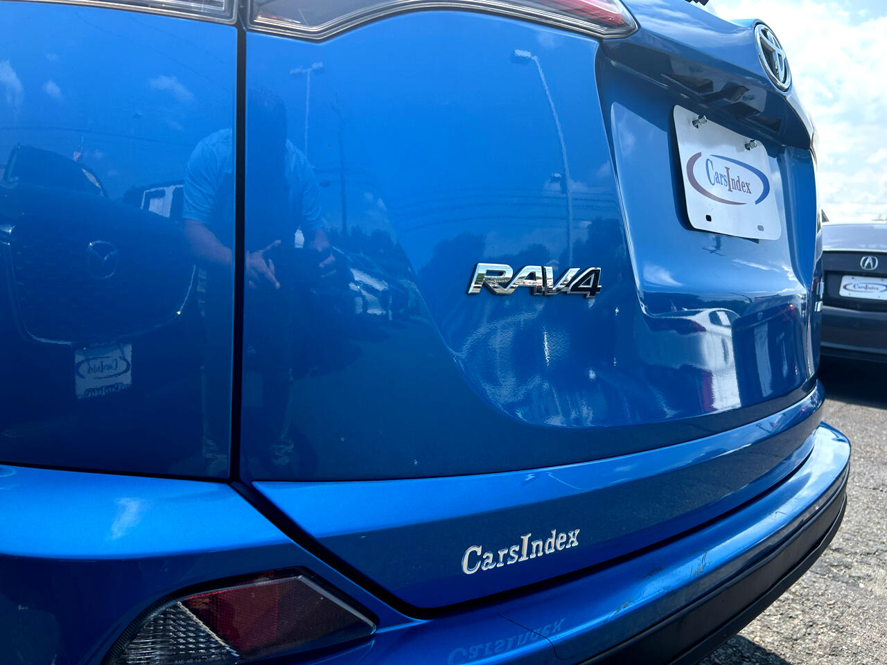 2017 Toyota RAV4 LE photo 12
